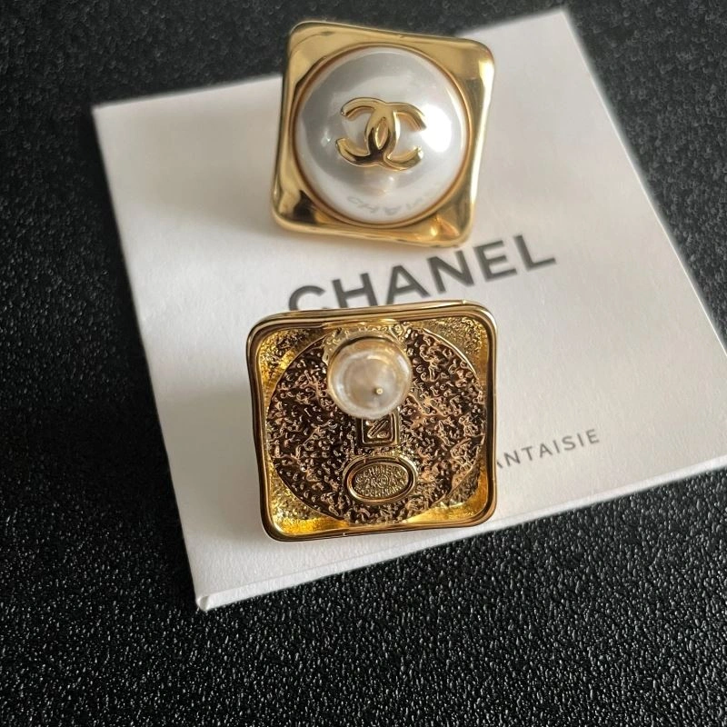 Chanel Earrings Lightweight 230109