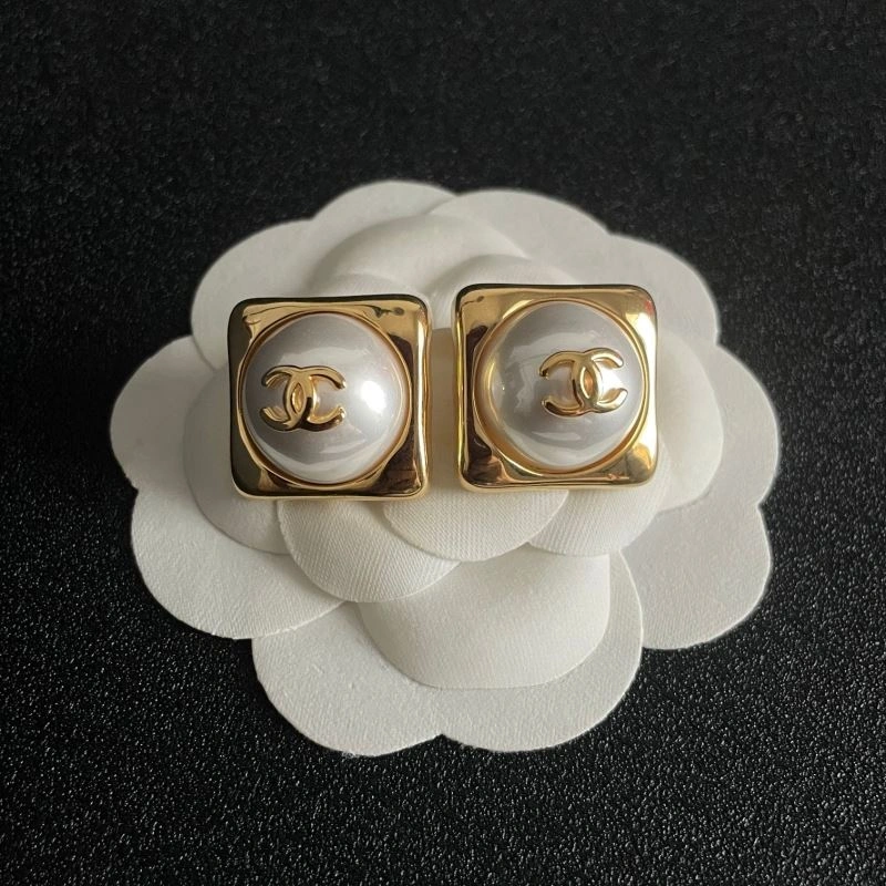 Chanel Earrings Lightweight 230109