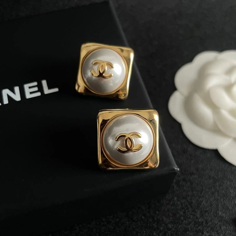 Chanel Earrings Lightweight 230109