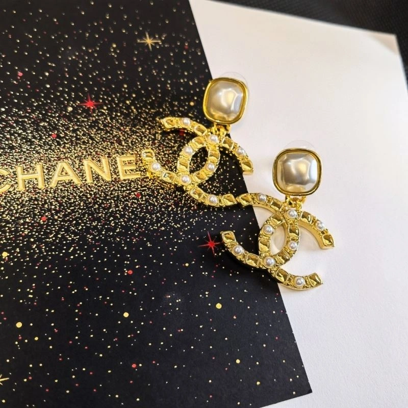 Sustainable Chanel Earrings 230121