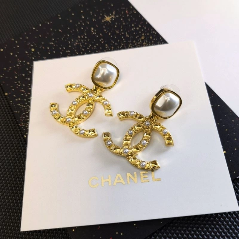Sustainable Chanel Earrings 230121