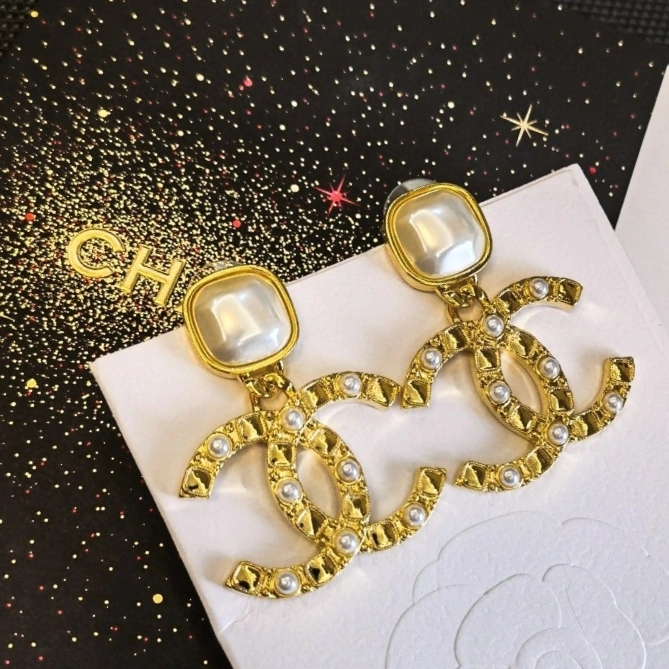 Sustainable Chanel Earrings 230121