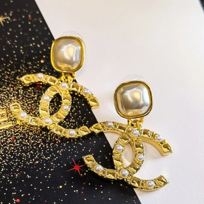 Sustainable Chanel Earrings 230121