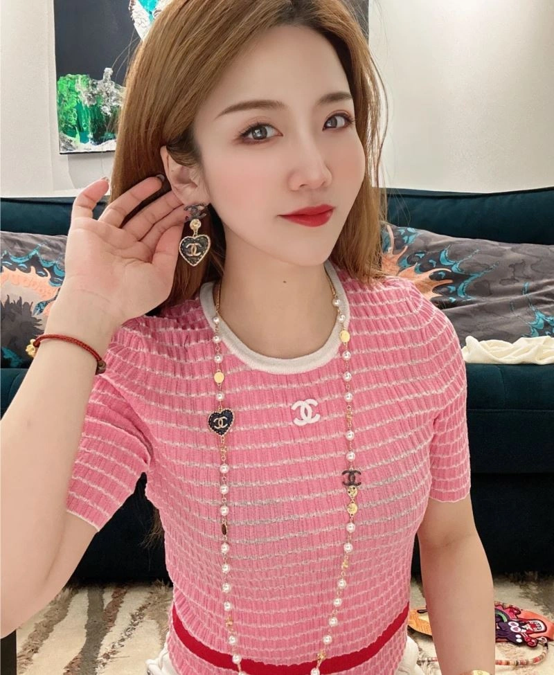 Reliable Chanel Earrings 230095