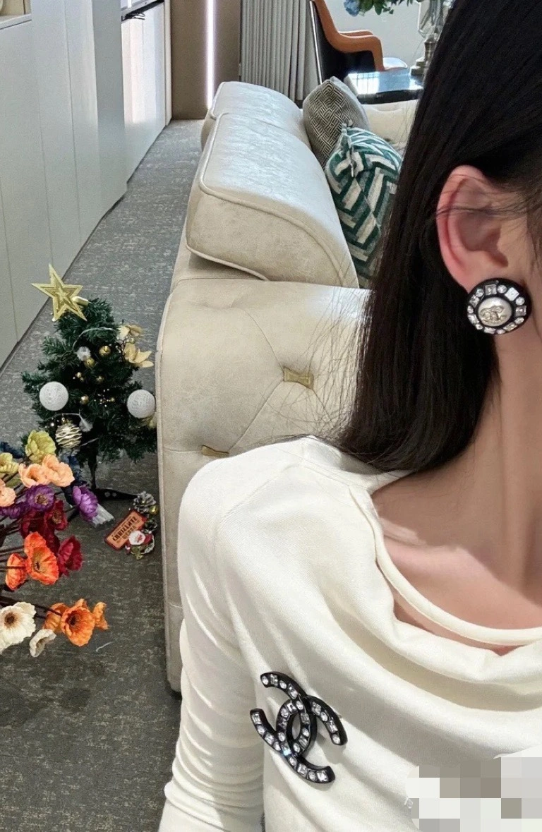 Chanel Earrings UrbanChic 230111