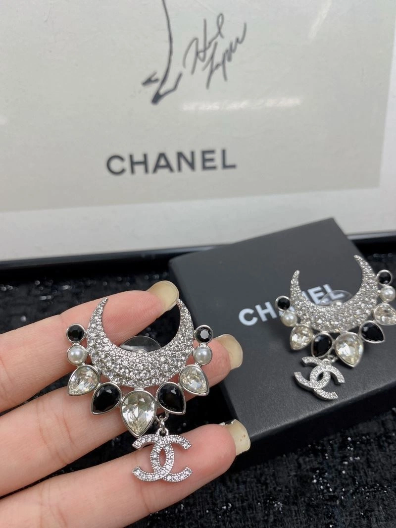 Chanel Earrings EyeCatching 230071