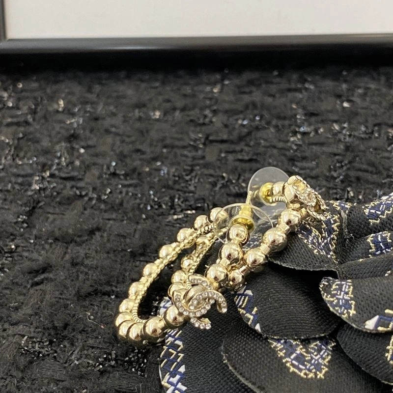 Seasonal Chanel Earrings 230096