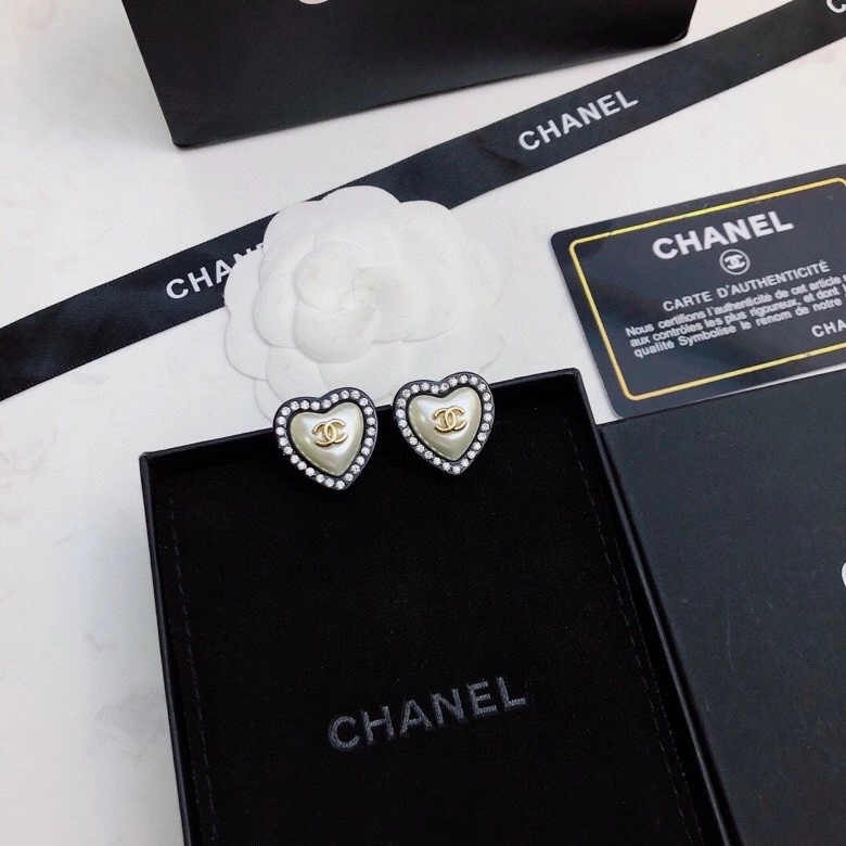 Lightweight Chanel Earrings 230124