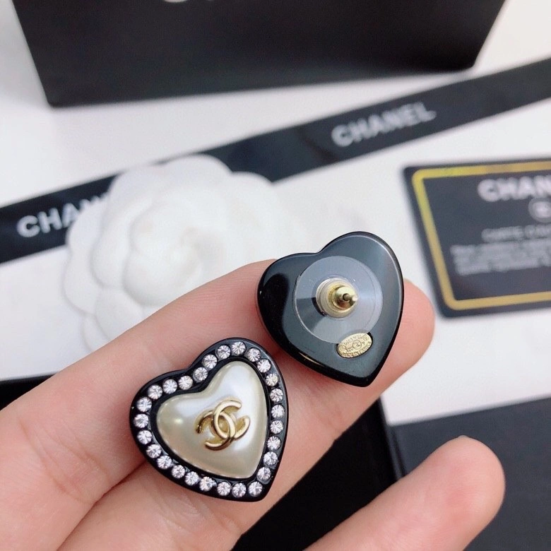Lightweight Chanel Earrings 230124