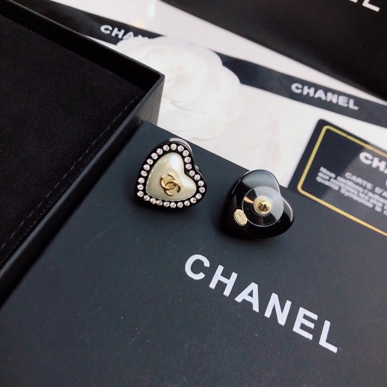 Lightweight Chanel Earrings 230124