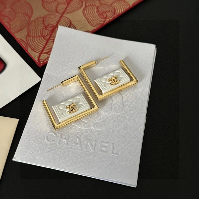 Chanel Earrings Lightweight 230048