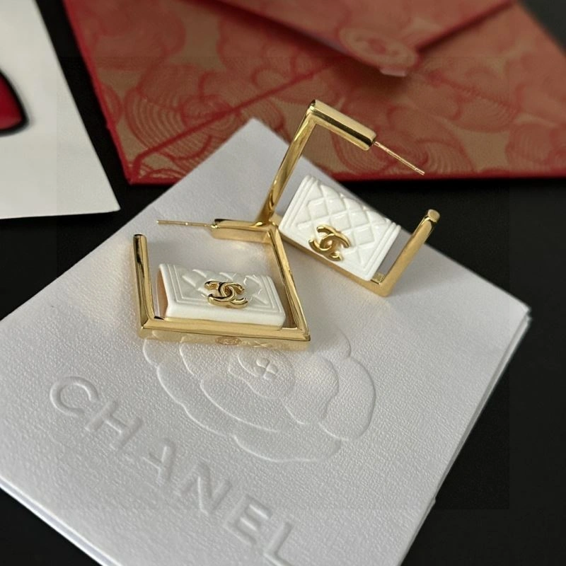 Chanel Earrings Lightweight 230048