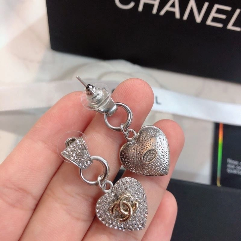 MoistureWicking Chanel Earrings 230089