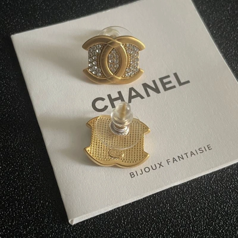 Lightweight Chanel Earrings 230044