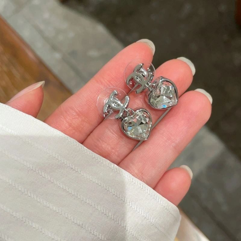 Seasonal Chanel Earrings 230030