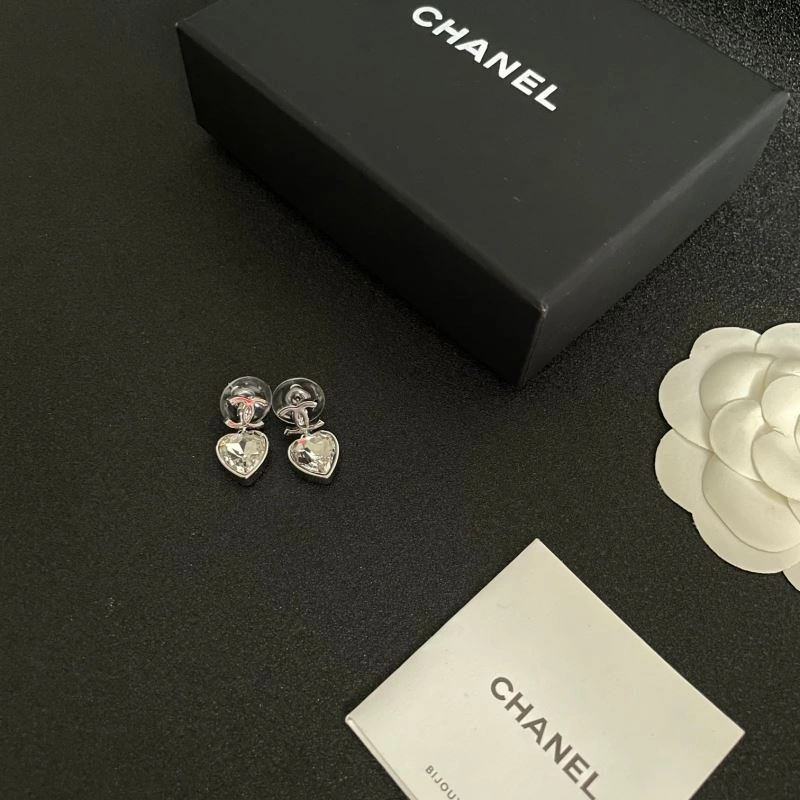 Seasonal Chanel Earrings 230030