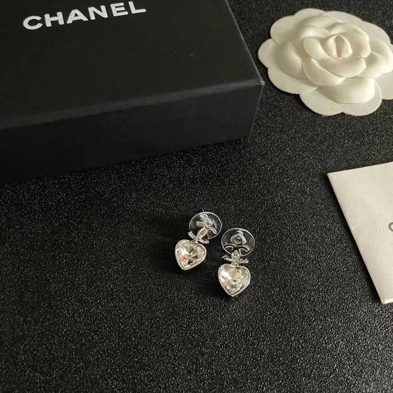 Seasonal Chanel Earrings 230030