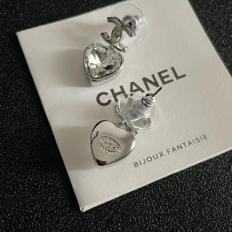 Seasonal Chanel Earrings 230030