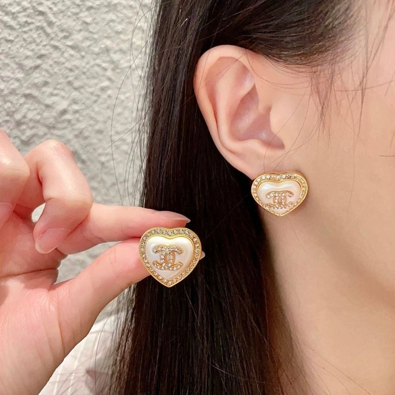 Chanel Earrings Compact 230076
