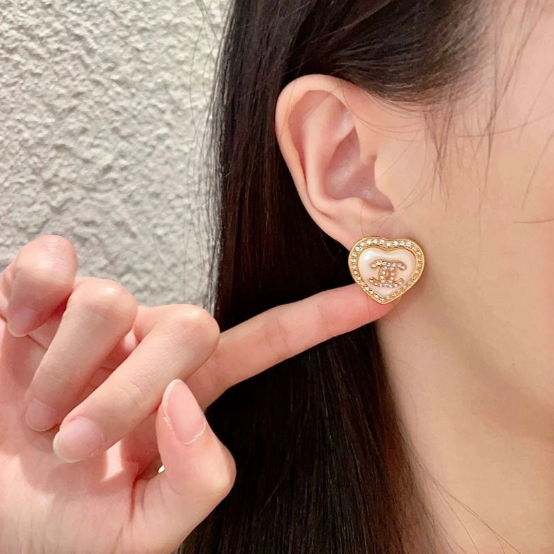 Chanel Earrings Compact 230076