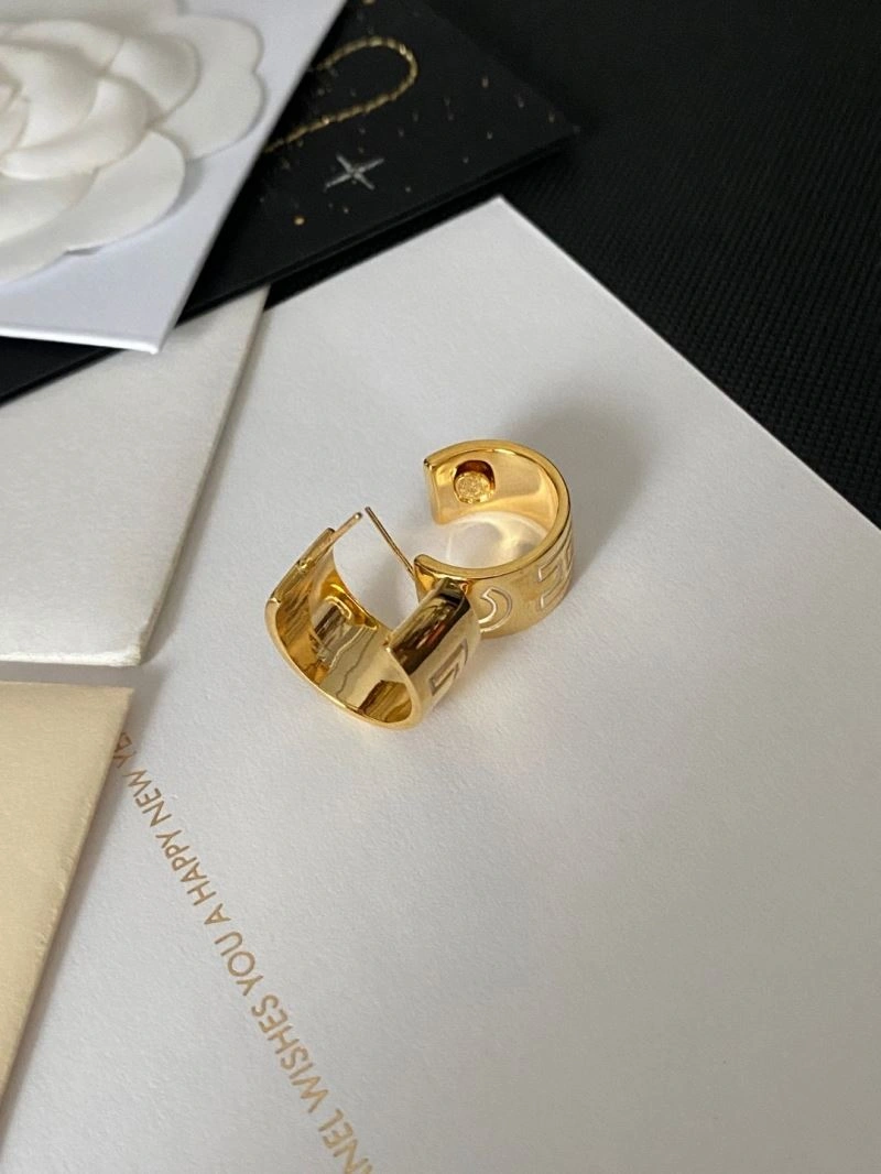 Effortless Chanel Earrings 230031