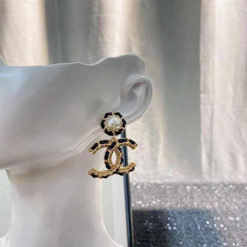 Resilient Chanel Earrings 230023