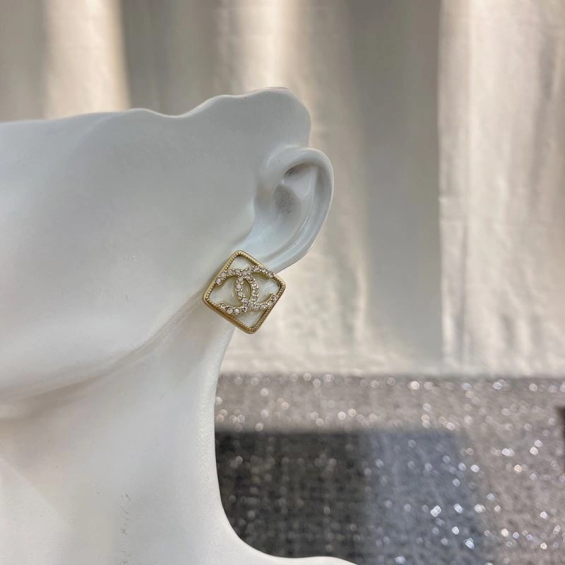 Seasonal Chanel Earrings 230084