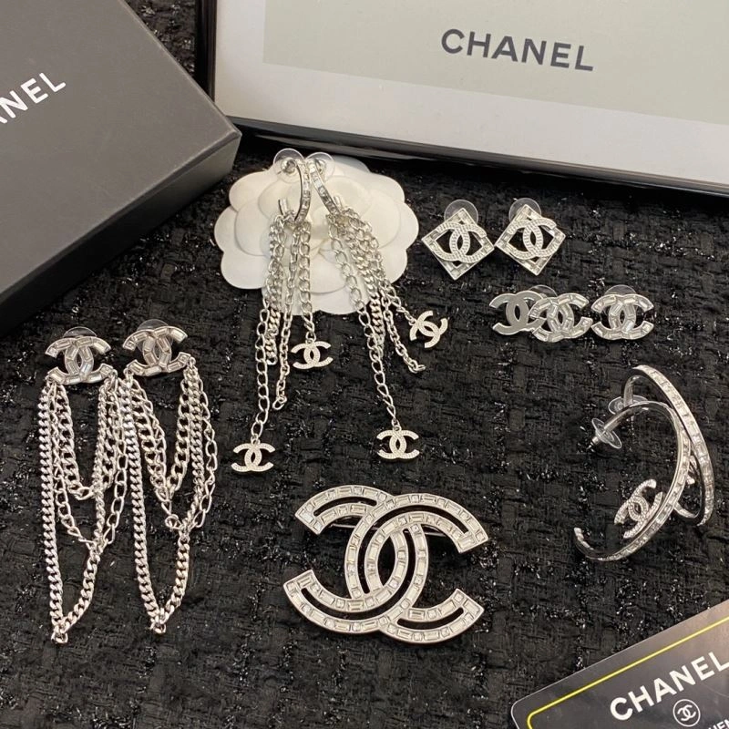 Chanel Earrings ZeroBulk 230014