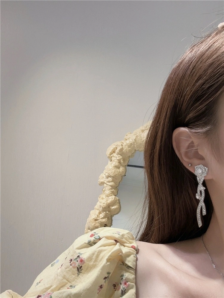 Unique Chanel Earrings 230006