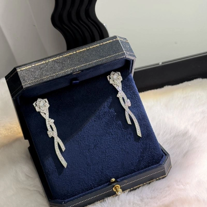 Unique Chanel Earrings 230006