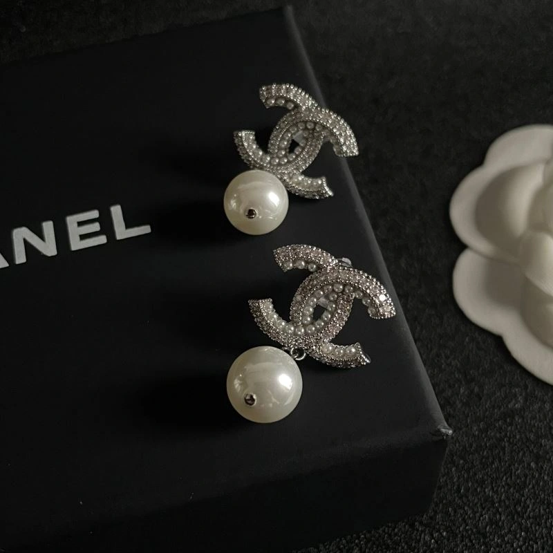 Chanel Earrings Trendy 230004