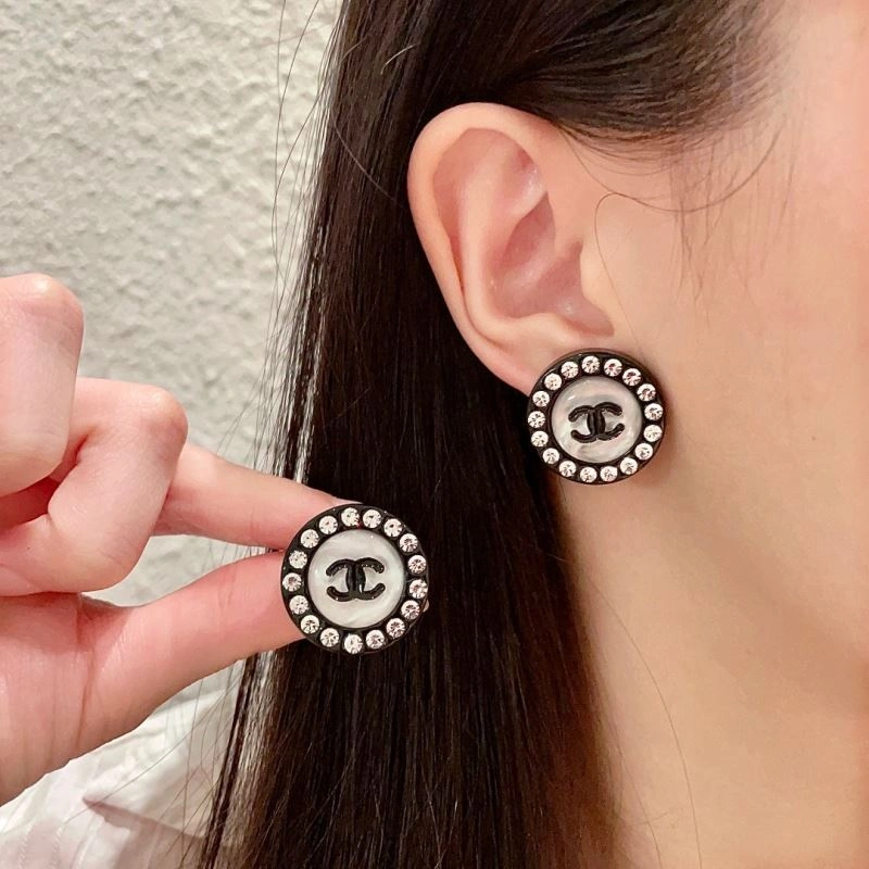 Comfortable Chanel Earrings 230034
