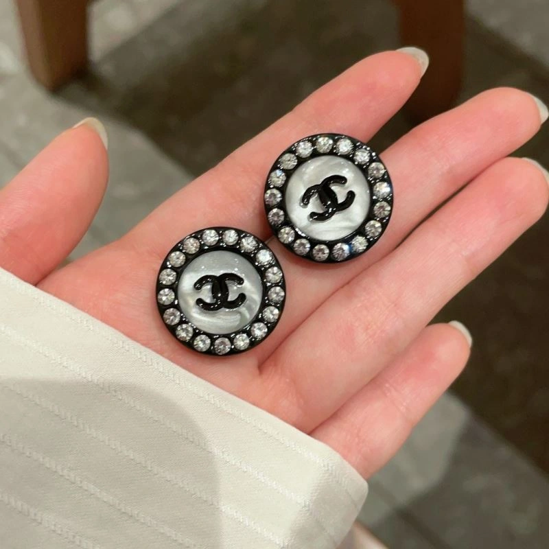 Comfortable Chanel Earrings 230034