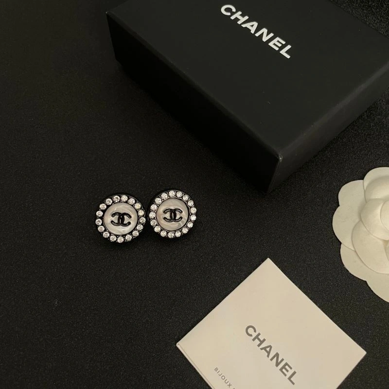 Comfortable Chanel Earrings 230034
