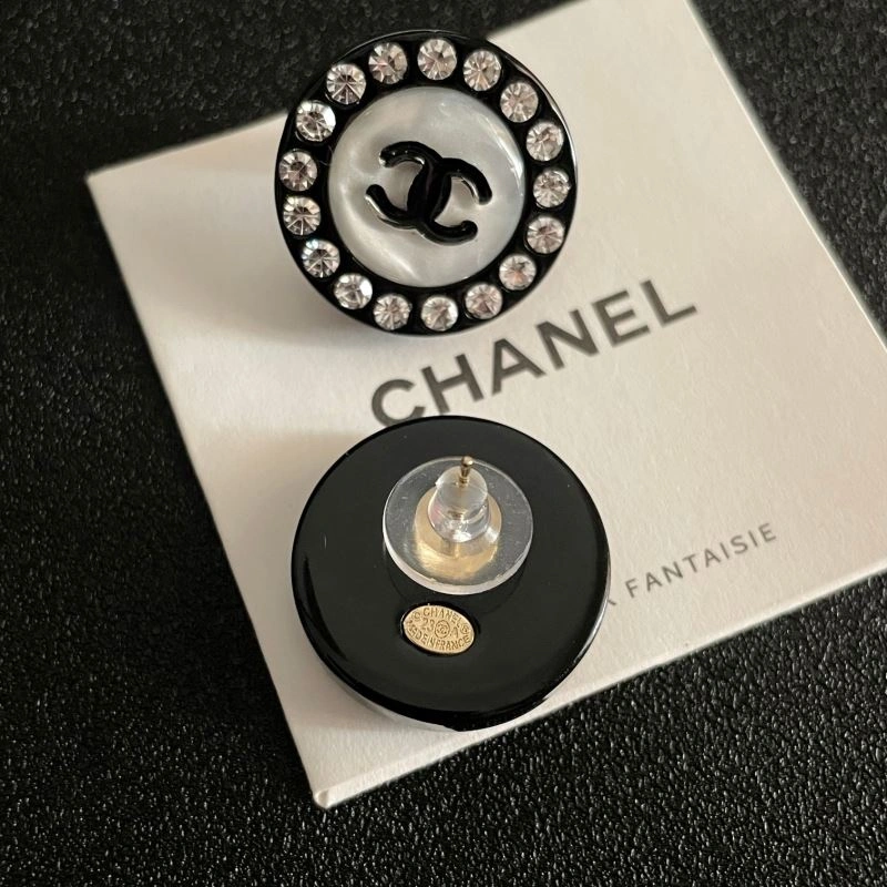 Comfortable Chanel Earrings 230034