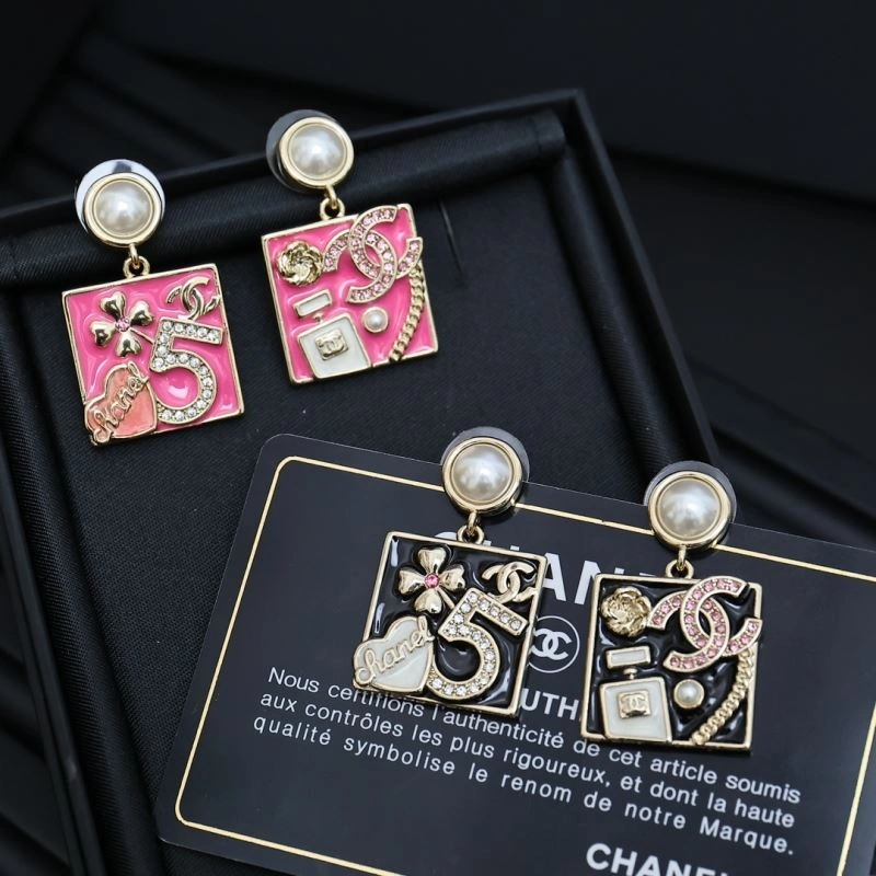 Lightweight Chanel Earrings 229981