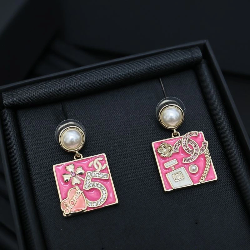 Lightweight Chanel Earrings 229981