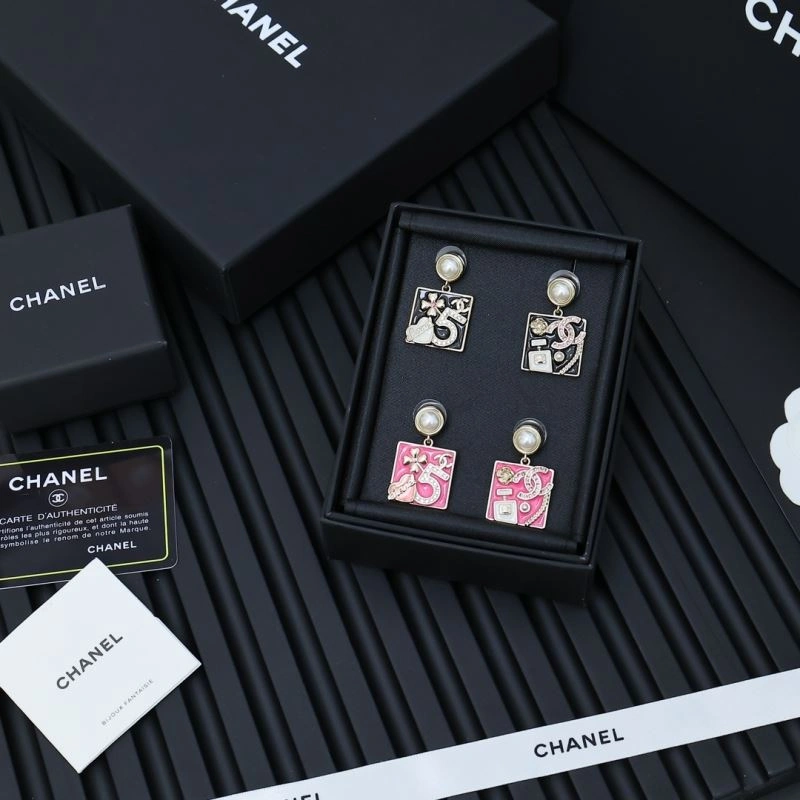 Lightweight Chanel Earrings 229981