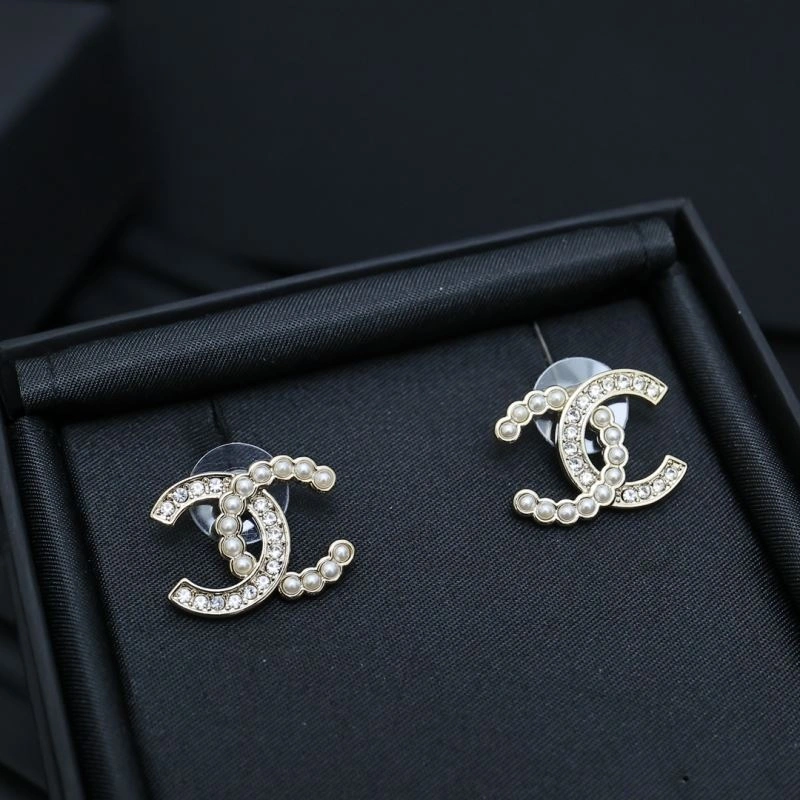 Fashionable Chanel Earrings 229978