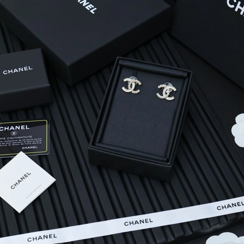 Fashionable Chanel Earrings 229978