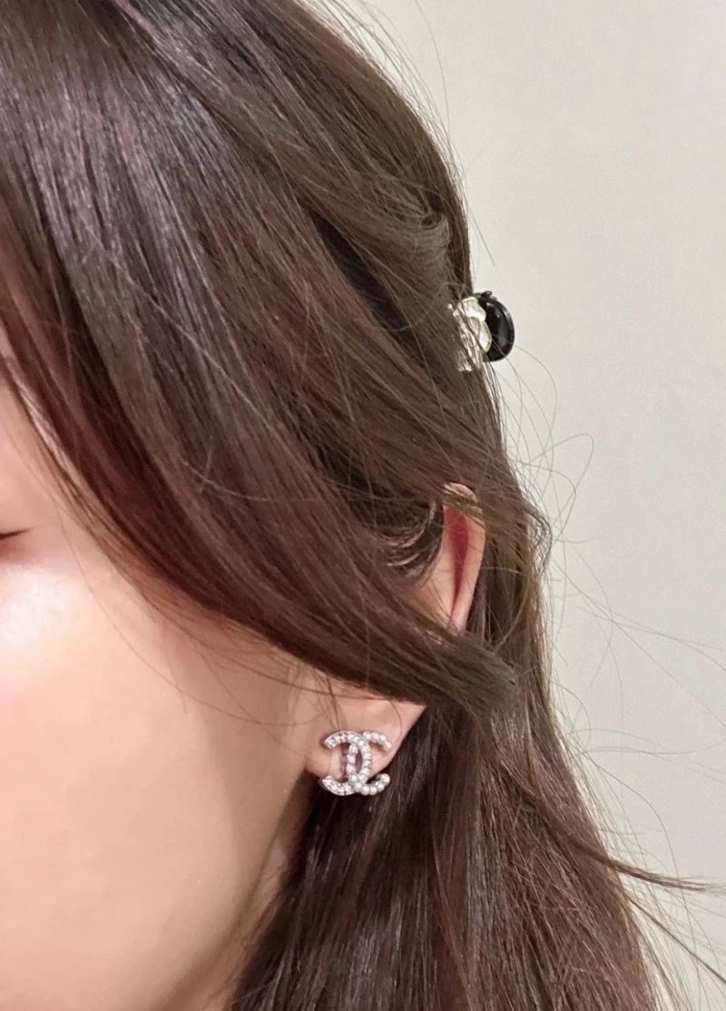 Fashionable Chanel Earrings 229978