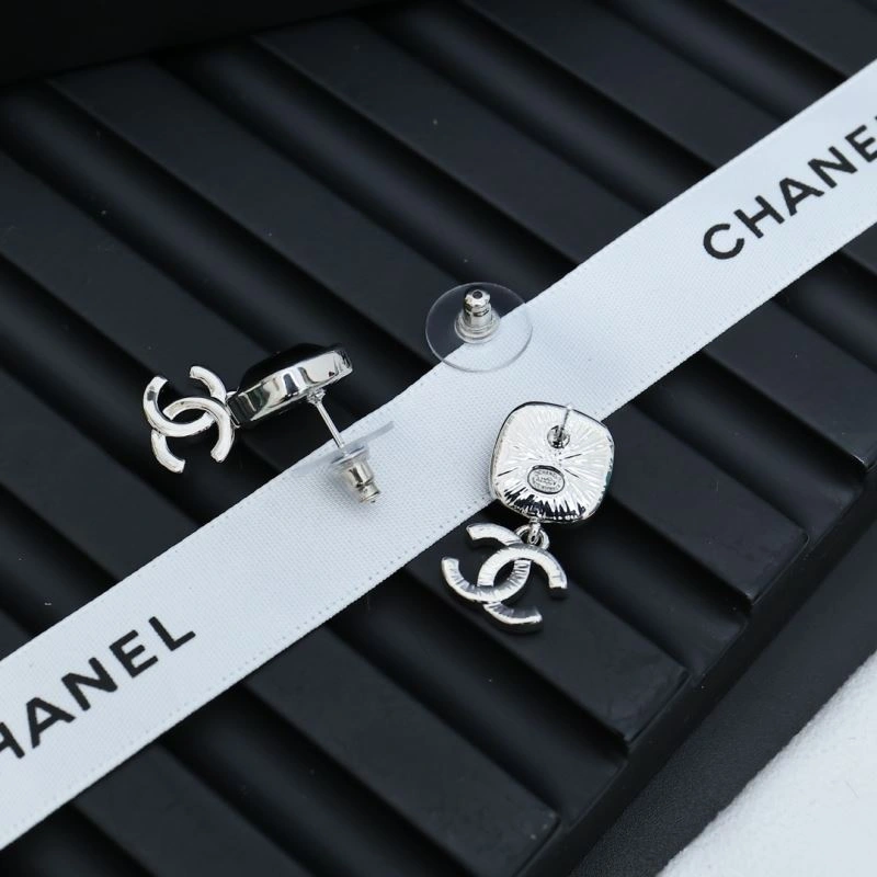 Supportive Chanel Earrings 229982