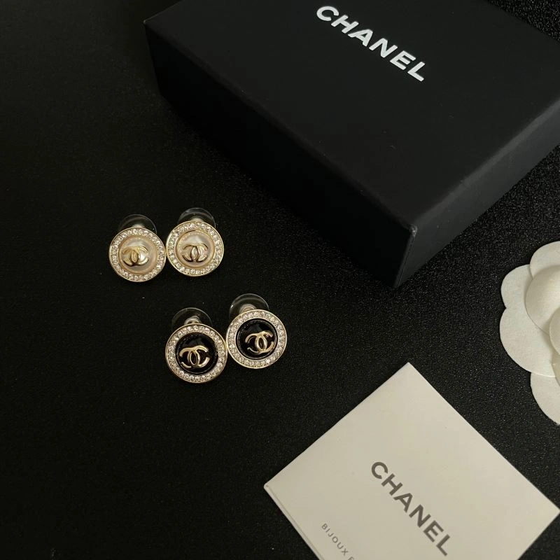 Sophisticated Chanel Earrings 229996