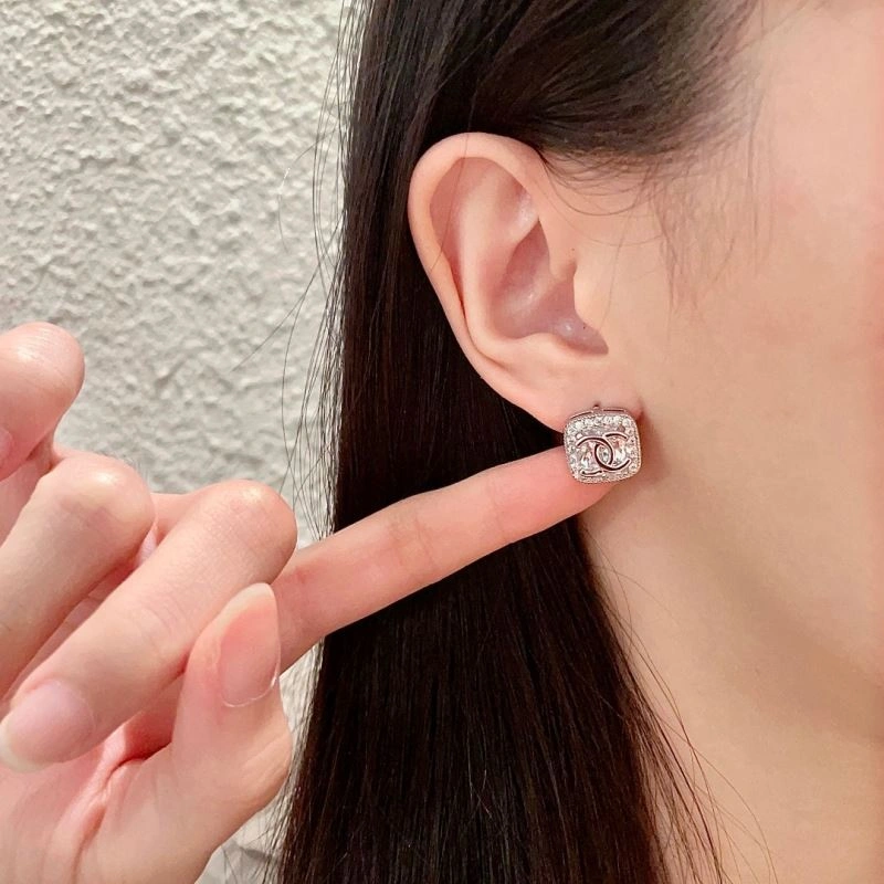 Chanel Earrings Sleek 230092