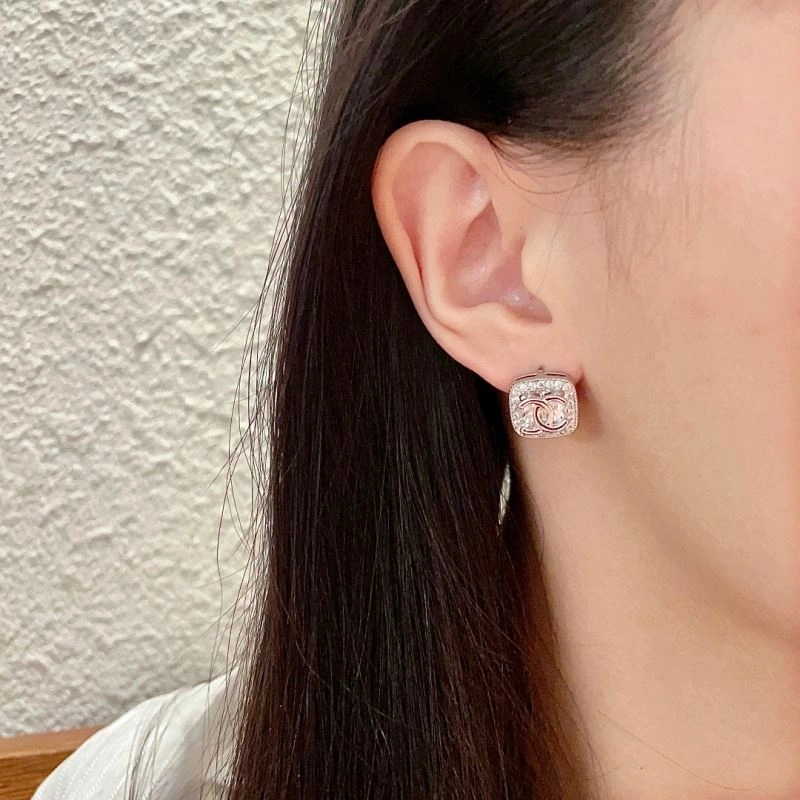 Chanel Earrings Sleek 230092