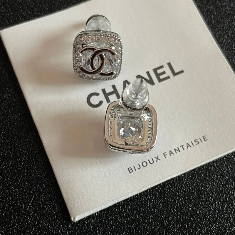 Chanel Earrings Sleek 230092