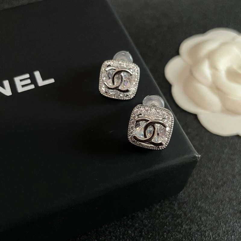 Chanel Earrings Sleek 230092