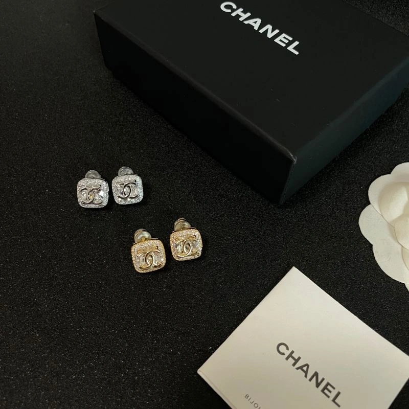 Chanel Earrings Sporty 230075