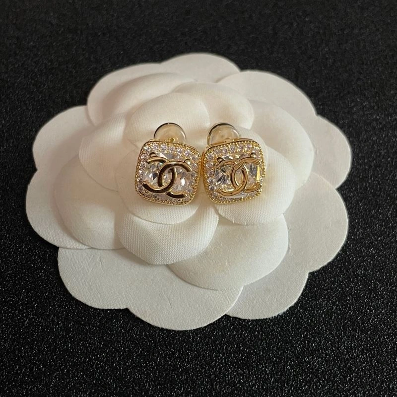 Chanel Earrings Sporty 230075