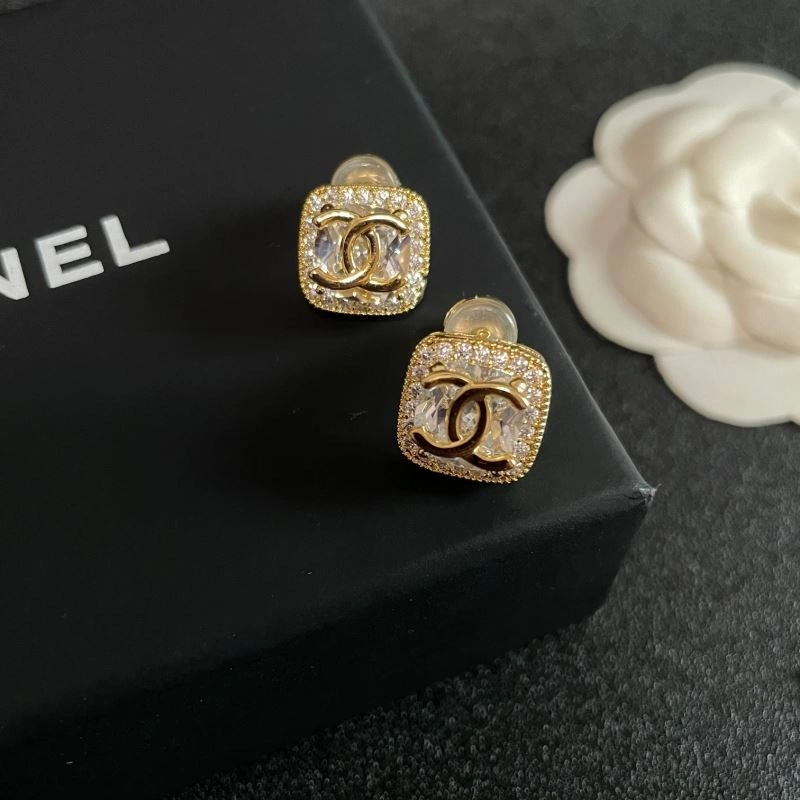 Chanel Earrings Sporty 230075